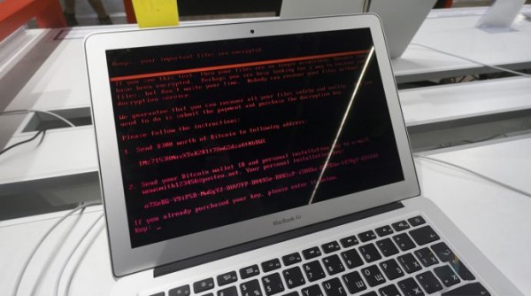 computer-mac-apple-virus-malware-690x384
